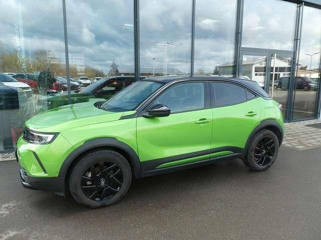 Gebraucht Opel Mokka-e 100 kW (136 PS) 2022 Grün (mamba green met) SUV
