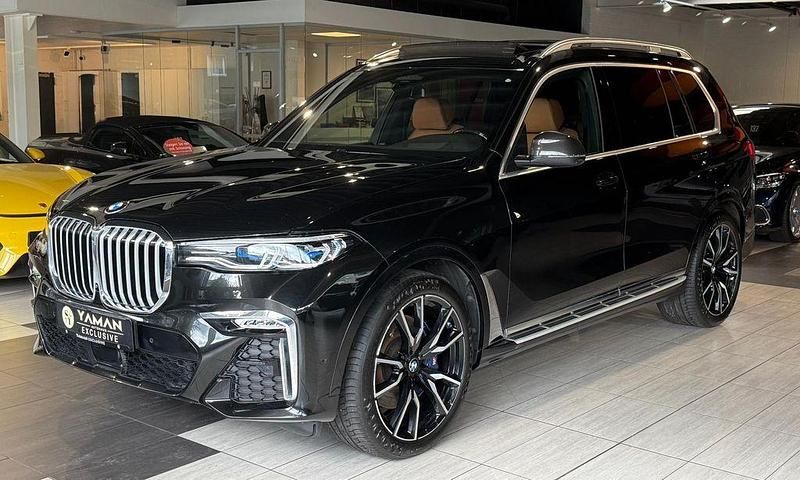 Black sapphire metallic Gebraucht 2022 BMW X7 M Sport SUV | 69.850 € (Etwas zu teuer) - Bild 1/4