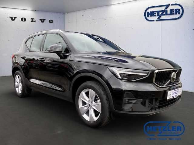 Gebraucht Volvo XC40 Core 163 PS (119 kW) 2024 Onyx black / metallic SUV