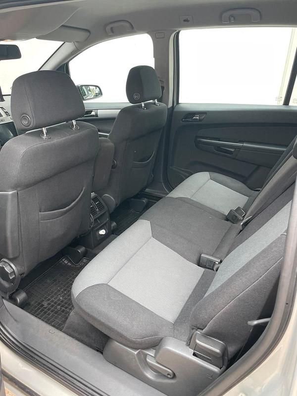 Gebraucht Opel Zafira 150 PS (110 kW) 2005 Silber Van / Kleinbus