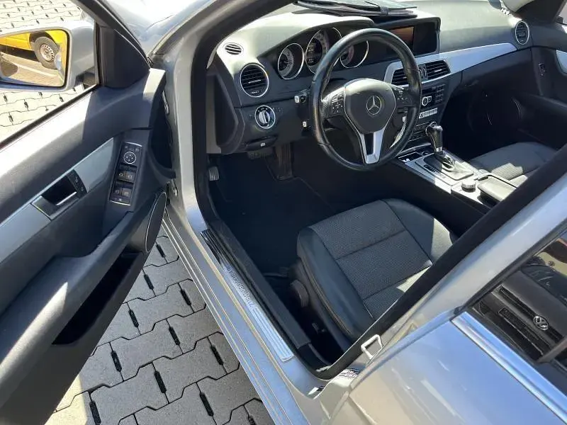 Gebraucht Mercedes C180 Avantgarde 120 PS (88 kW) 2014 Silber Kombi