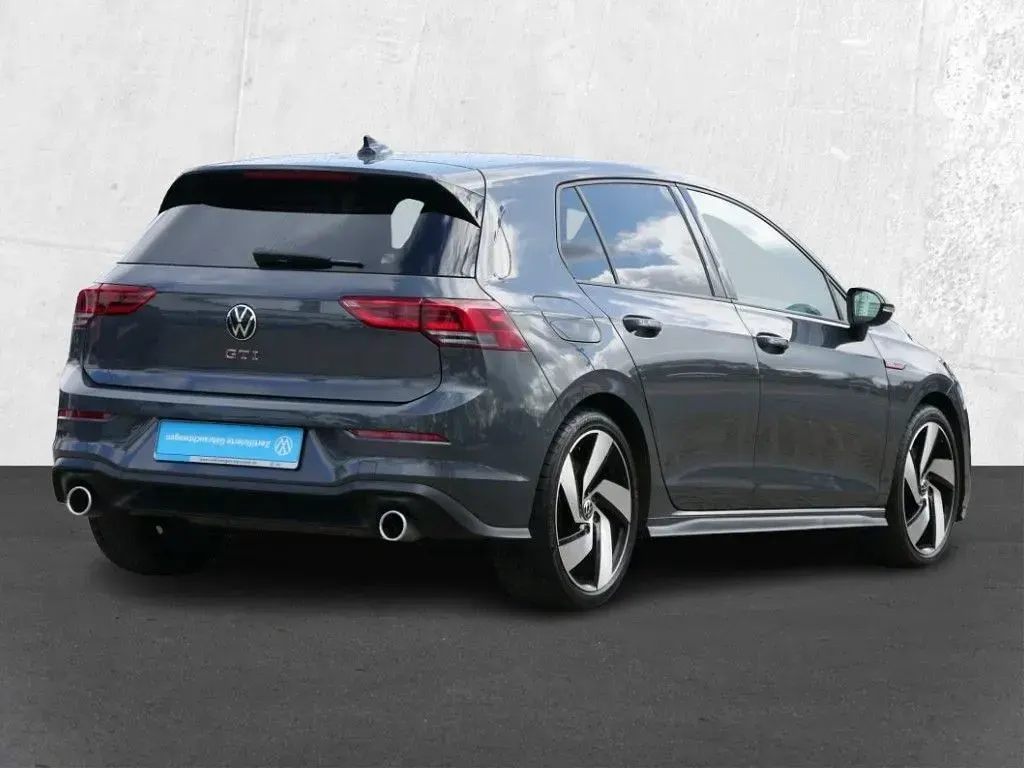 Gebraucht VW Golf VIII GTI 245 PS (180 kW) 2021 Delfingrau metallic Limousine