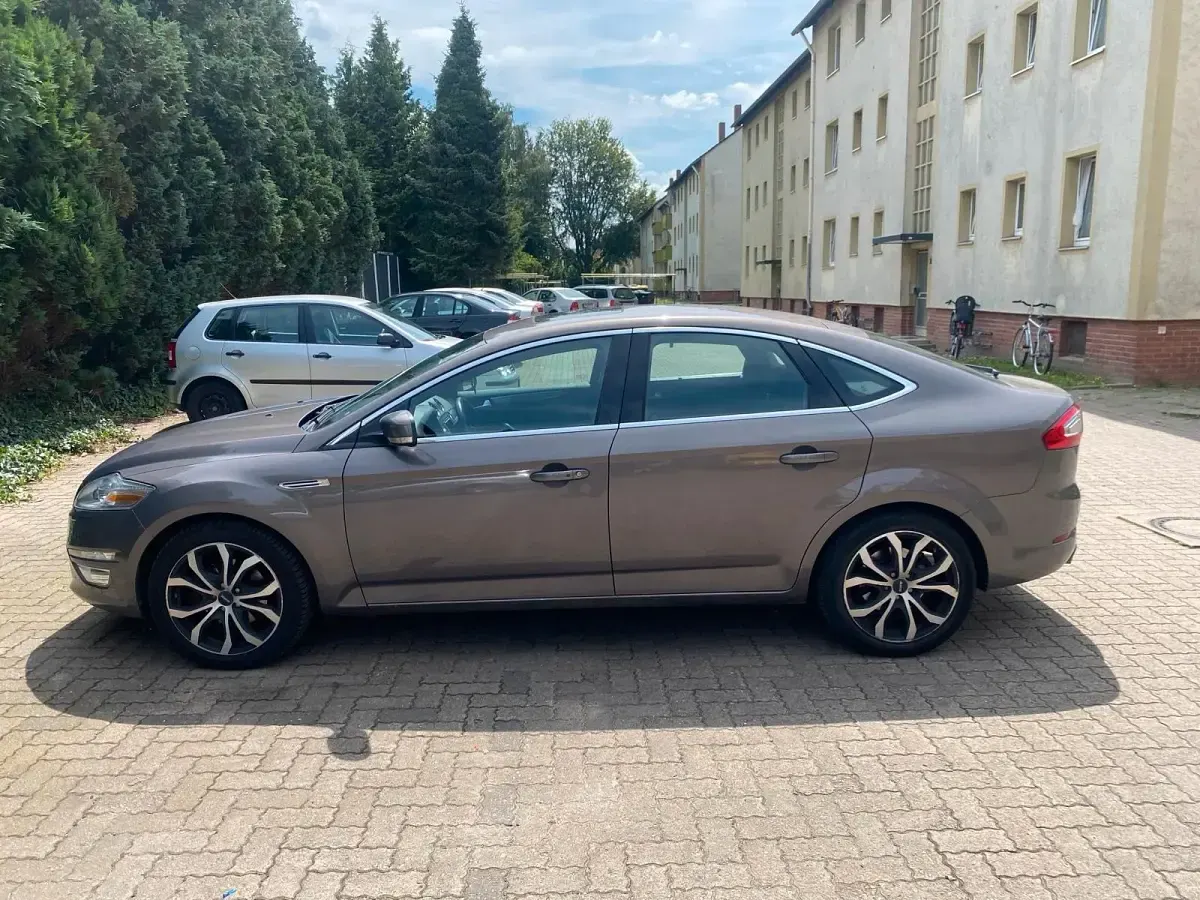 Gebraucht Ford Mondeo 239 PS (175 kW) 2012 Braun Limousine