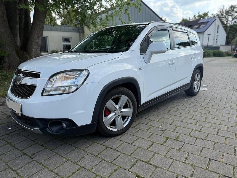 Weiß Gebraucht 2014 Chevrolet Orlando SUV | 6.399 € (Guter Preis) - Bild 1/4