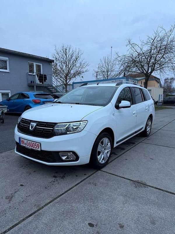 Weiß Gebraucht 2017 Dacia Logan MCV Lauréate Kombi | 5.490 € (Fairer Preis) - Bild 1/4