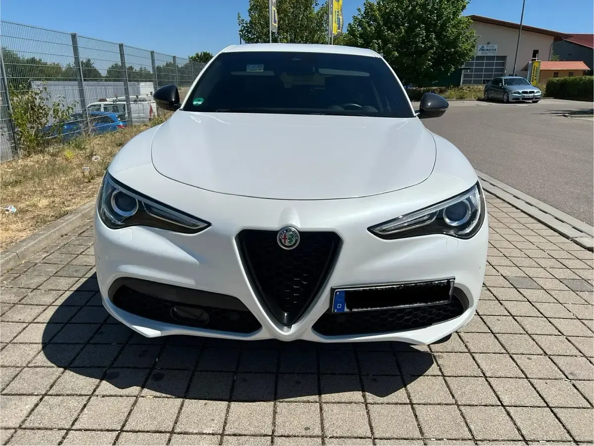 Gebraucht Alfa Romeo Stelvio Veloce 209 PS (153 kW) 2020 Weiß SUV