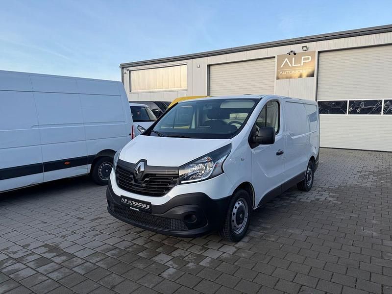 Second-hand Renault Trafic 121 CP (88 kW) 2018 Alb Monovolum