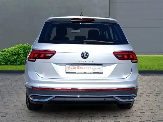 Gebraucht VW Tiguan Elegance 150 PS (110 kW) 2023 Silber SUV