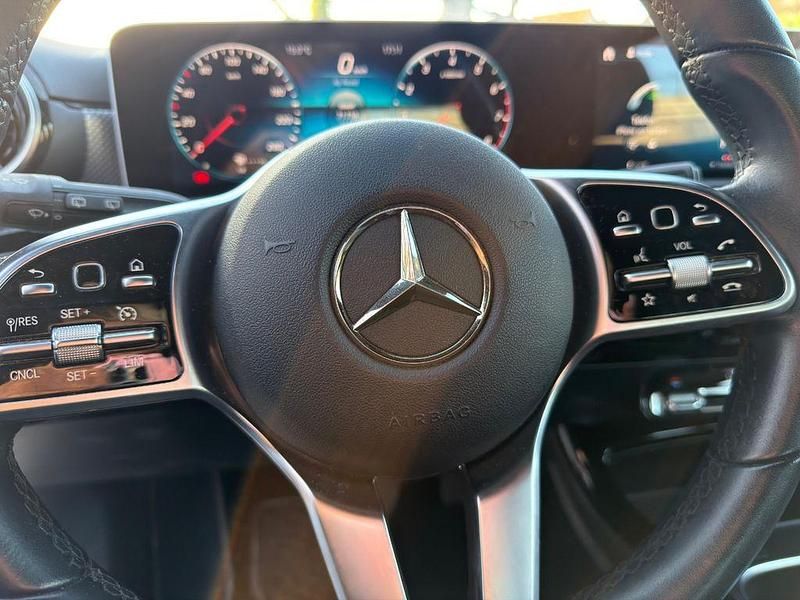 Gebraucht Mercedes A200 163 PS (119 kW) 2018 Grau Kleinwagen