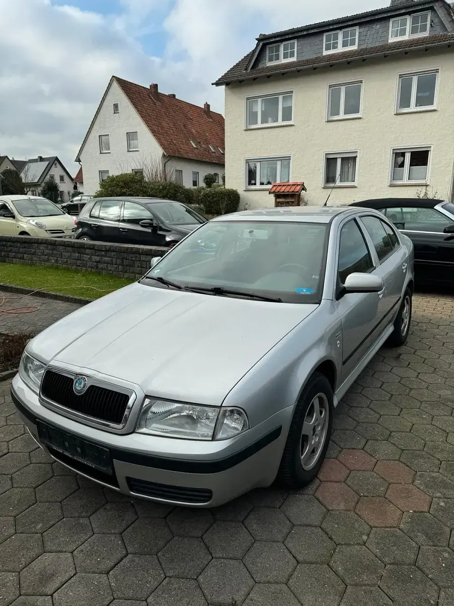 Gebraucht Skoda Octavia 116 PS (85 kW) 2003 Silber Limousine