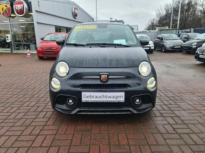 Gebraucht Abarth 695 179 PS (131 kW) 2023 Scorpione schwarz (5ce) Kleinwagen