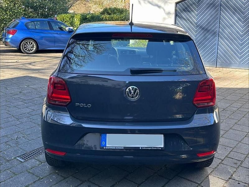Gebraucht VW Polo Trendline 60 PS (44 kW) 2017 Grau Kleinwagen