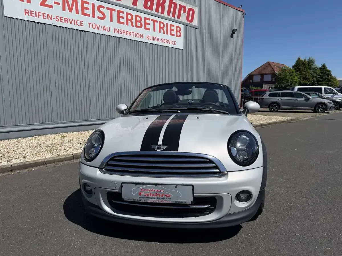 Gebraucht Mini Cooper Cabriolet 122 PS (89 kW) 2012 White silver metallic Cabrio