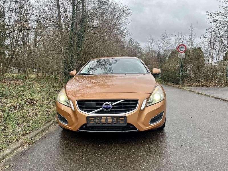 Gebraucht Volvo S60 Summum 163 PS (119 kW) 2010 Braun Limousine