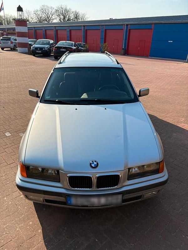Gebraucht BMW 328 193 PS (141 kW) 1997 Silber Kombi