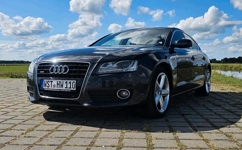 Grau Gebraucht 2011 Audi A5 Sportback S-Line Coupé | 10.000 € (Fairer Preis) - Bild 1/4