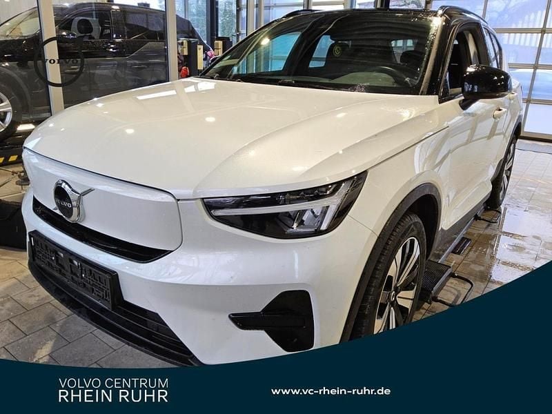 Gebraucht Volvo XC40 Core 169 kW (230 PS) 2023 Weiß crystal white / metallic SUV