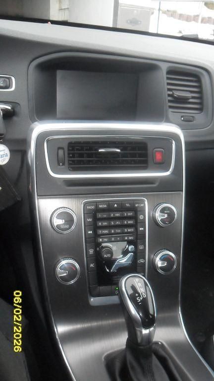 Gebraucht Volvo S60 Summum 152 PS (111 kW) 2017 Silber Limousine