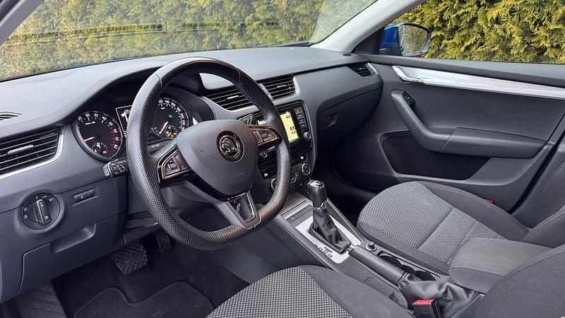 Gebraucht Skoda Octavia Ambition 110 PS (80 kW) 2016 Blau Limousine