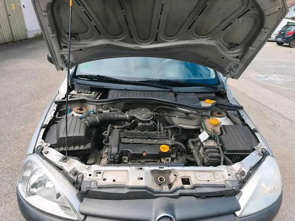 Gebraucht Opel Corsa 75 PS (55 kW) 2001 Silber Kleinwagen