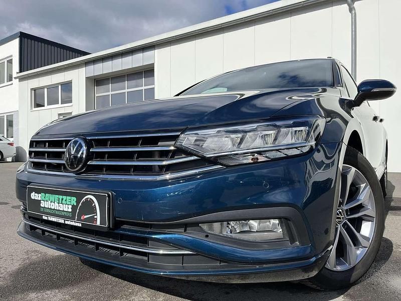 Aquamarinblau Gebraucht 2022 VW Passat Business Kombi | 25.860 € (Superpreis) - Bild 1/4