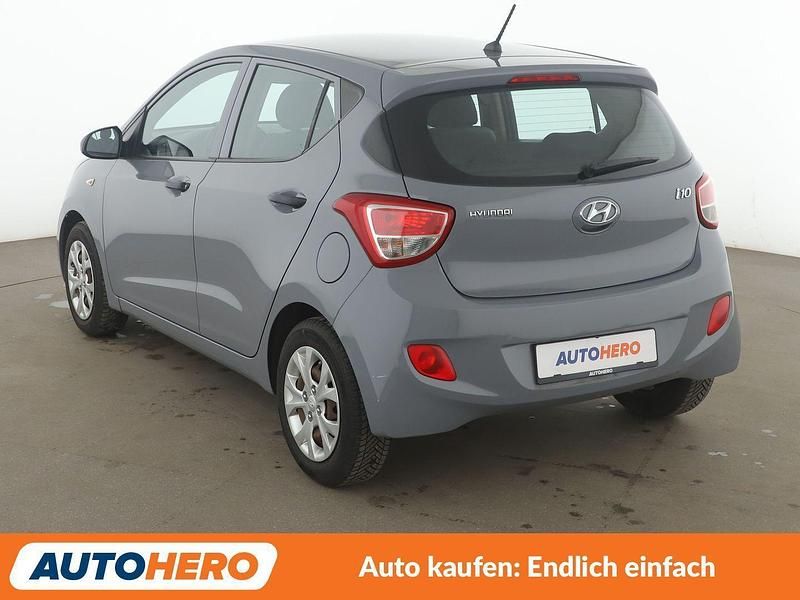 Gebraucht Hyundai i10 Basis 67 PS (49 kW) 2014 Grau Kleinwagen