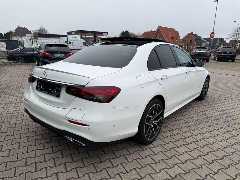 Gebraucht Mercedes E300 AMG 320 PS (235 kW) 2021 Polarweiss Limousine