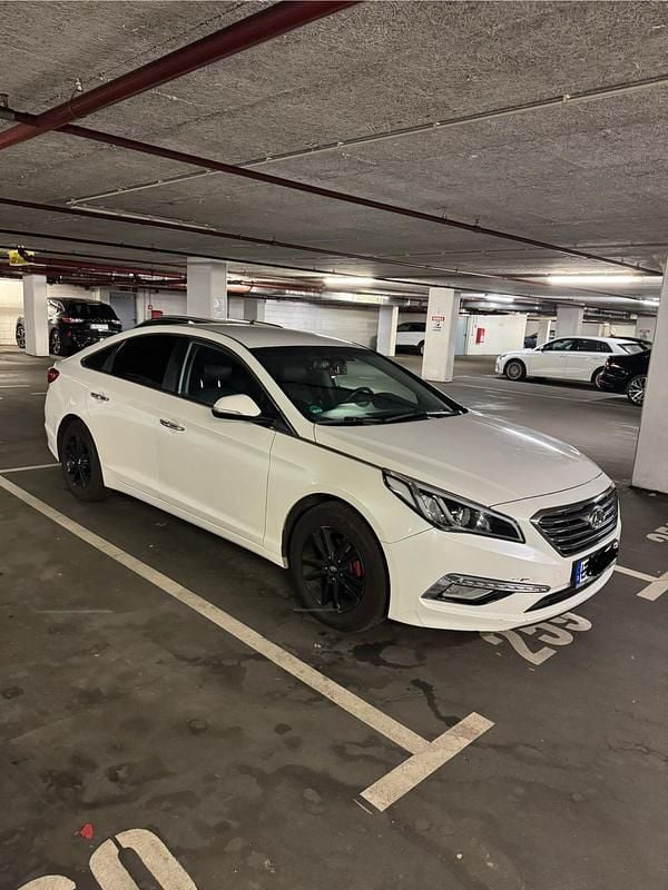 Weiß Gebraucht 2014 Hyundai Sonata Limousine | 9.000 € - Bild 1/4