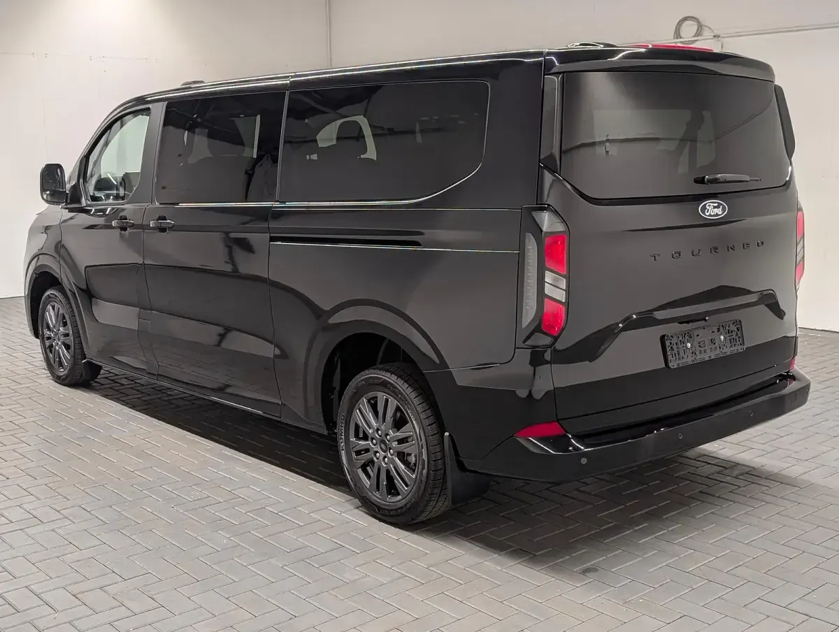 Gebraucht Ford Tourneo Custom Titanium 2025 Obsidianschwarzmet. Van