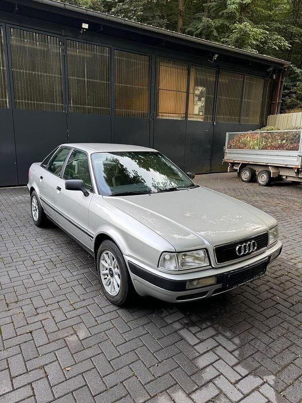 Gebraucht Audi 80 90 PS (66 kW) 1992 Silber Limousine