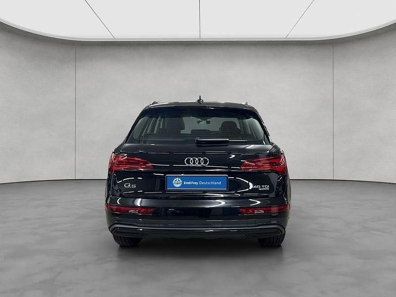 Second-hand Audi Q5 Advanced 204 CP (150 kW) 2023 Negru SUV