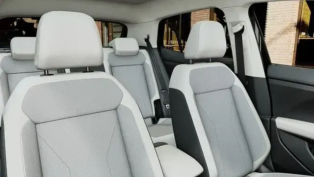 Neu VW T-Cross Style 116 PS (85 kW) 2026 Deep black perleffekt SUV