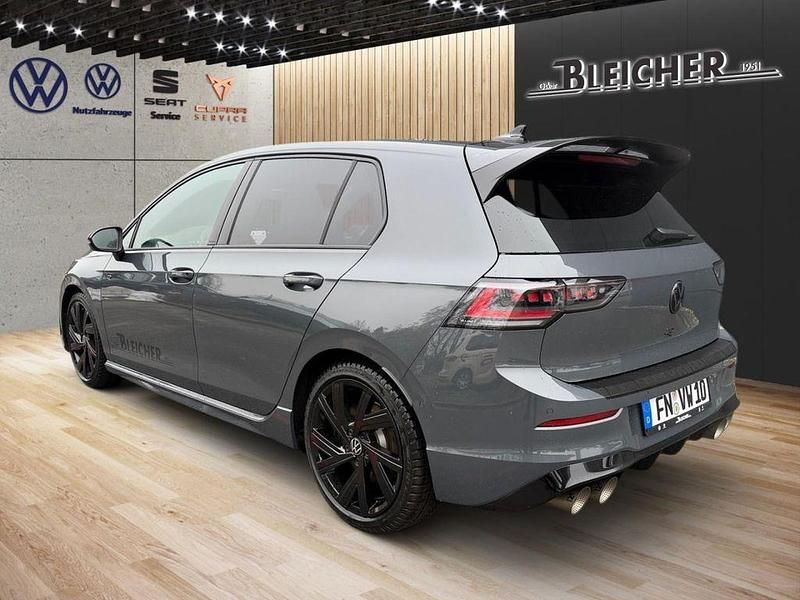 Gebraucht VW Golf VIII R 333 PS (244 kW) 2026 Grau Limousine