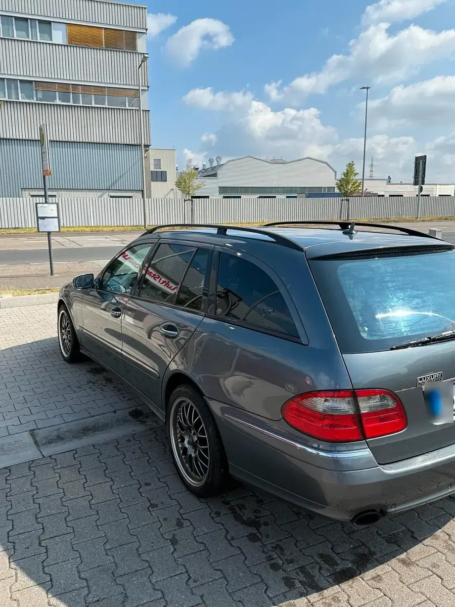 Gebraucht Mercedes E320 224 PS (164 kW) 2007 Grau Kombi