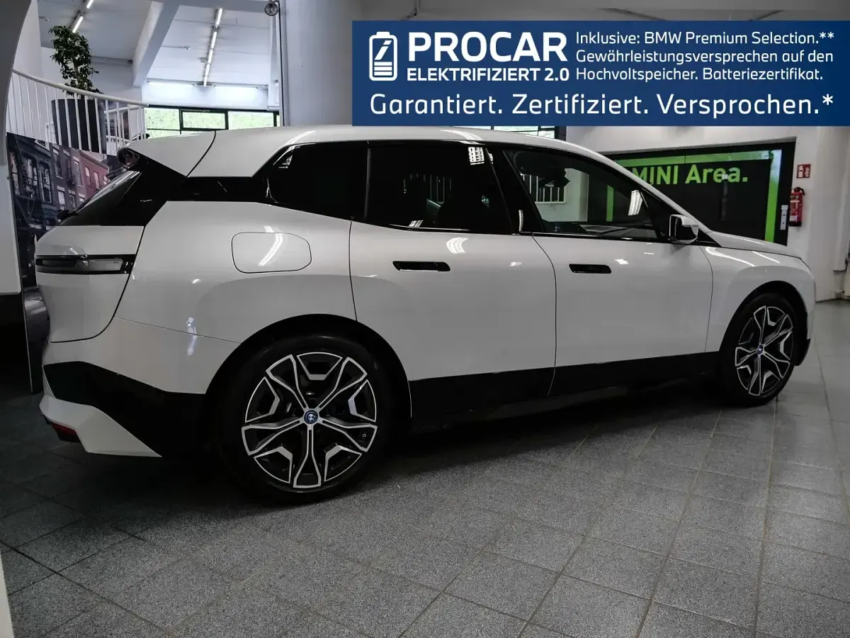 Gebraucht BMW iX M Sport 239 kW (326 PS) 2023 Mineralweiss SUV