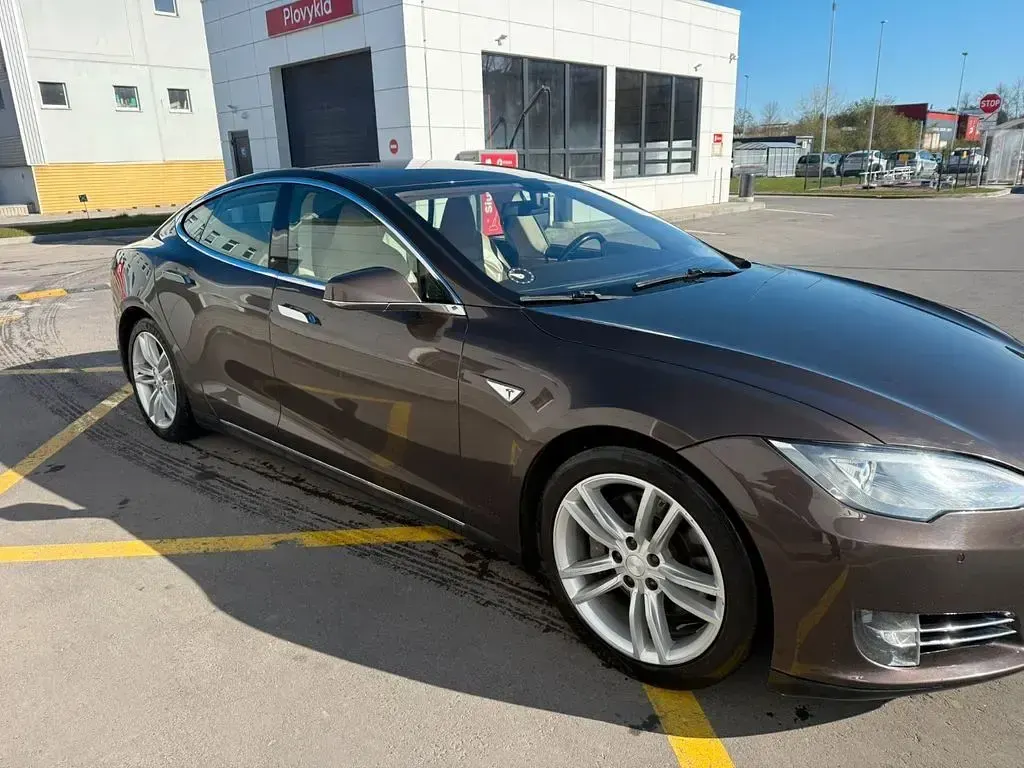 Usata Tesla Model S 269 kW (367 CV) 2014 Marrone Utilitaria