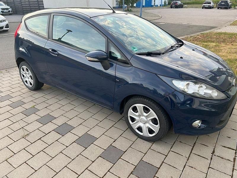 Blau Gebraucht 2012 Ford Fiesta Trend Kleinwagen | 2.800 € (Guter Preis) - Bild 1/3