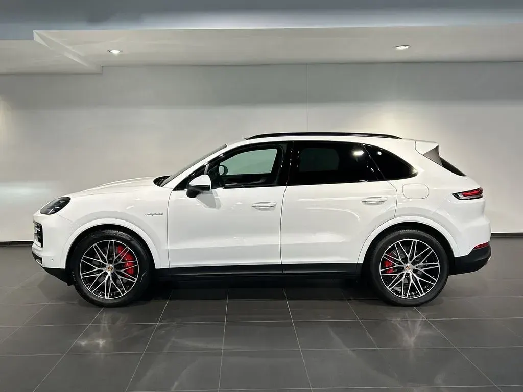 Gebraucht Porsche Cayenne S E-Hybrid 519 PS (381 kW) 2025 Weiß SUV