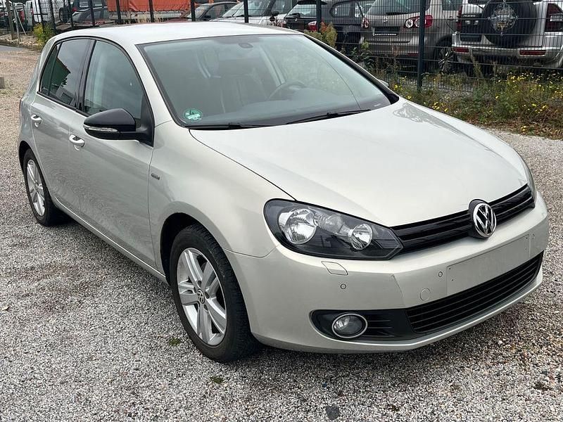 Silber Gebraucht 2012 VW Golf VI Match Limousine | 5.980 € (Guter Preis) - Bild 1/4