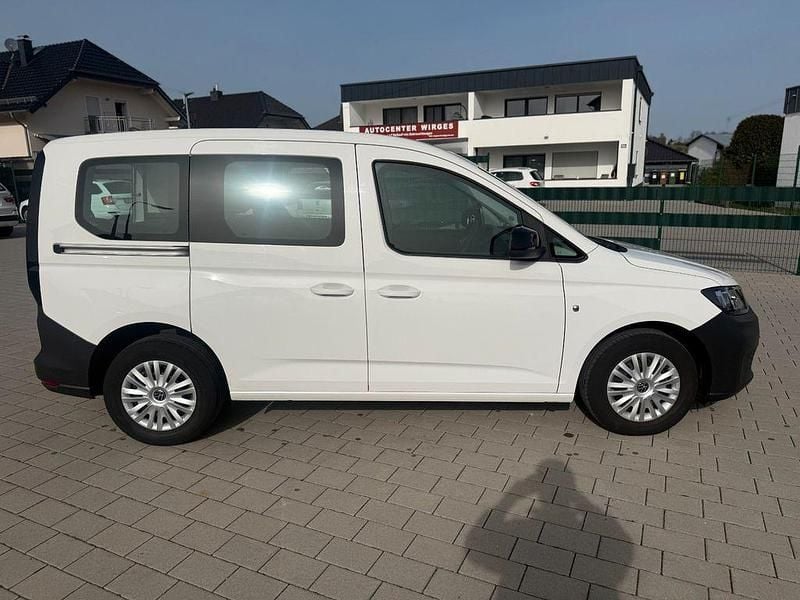 Gebraucht VW Caddy 102 PS (75 kW) 2022 Weiß Van / Kleinbus