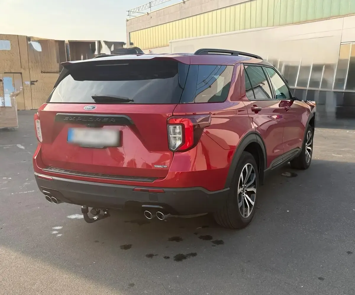 Używany Ford Explorer 457 KM (336 kW) 2022 Czerwony SUV