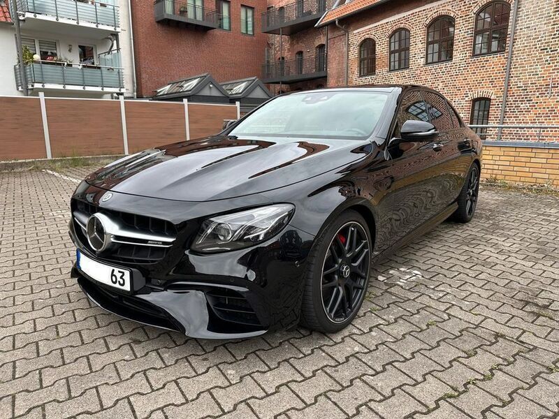 Schwarz Gebraucht 2018 Mercedes E63S AMG AMG Limousine | 59.799 € (Superpreis) - Bild 1/4