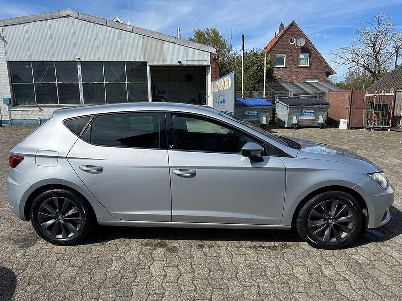Gebraucht Seat Leon Style 131 PS (96 kW) 2019 Silber Limousine