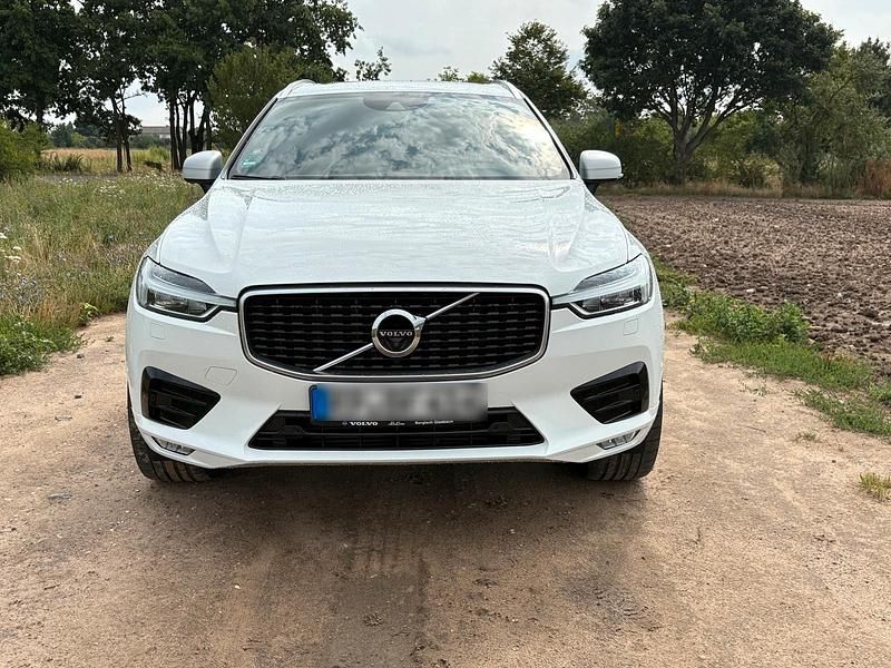 Weiß Gebraucht 2017 Volvo XC60 R-Design SUV | 29.999 € (Etwas zu teuer) - Bild 1/4