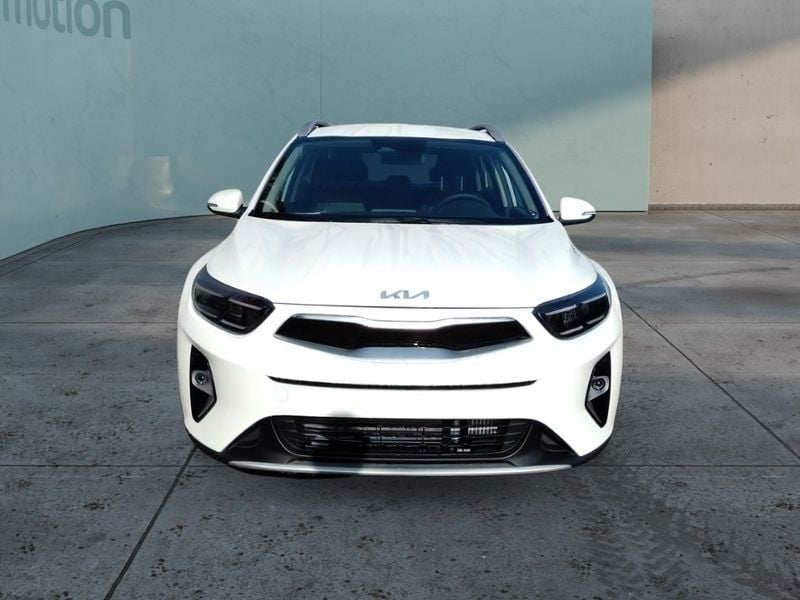 Weiß Gebraucht 2024 Kia Stonic Vision SUV | 22.039 € (Fairer Preis) - Bild 1/4