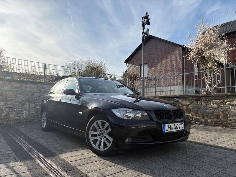Second-hand BMW 318 143 CP (105 kW) 2008 Negru Berlinǎ