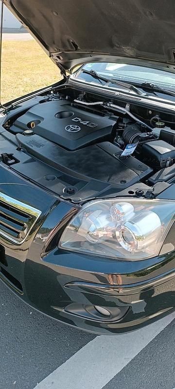 Schwarz Gebraucht 2007 Toyota Avensis Kombi | 3.800 € (Etwas zu teuer) - Bild 1/4