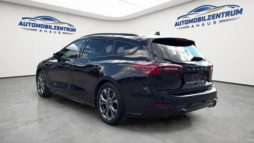 Gebraucht Ford Focus ST-Line 125 PS (91 kW) 2024 Schwarz Limousine