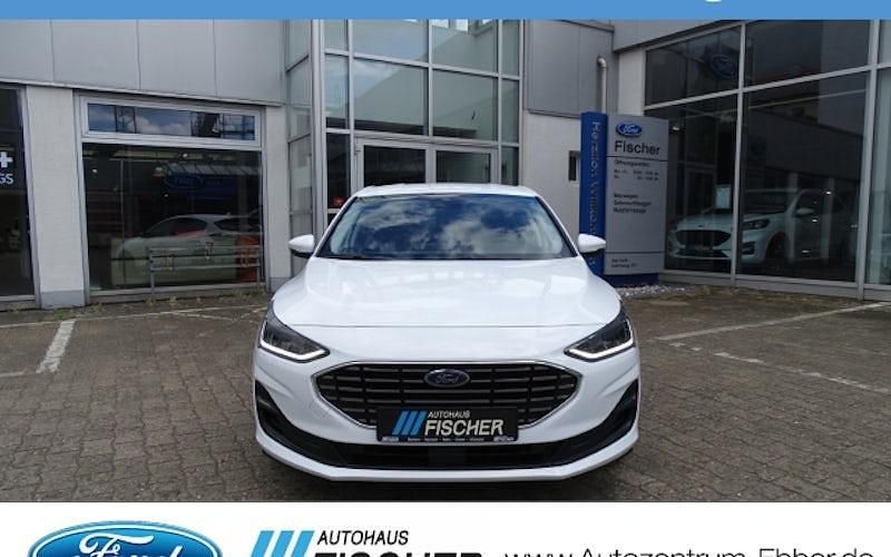 Gebraucht Ford Focus Titanium 120 PS (88 kW) 2023 Weiß Limousine