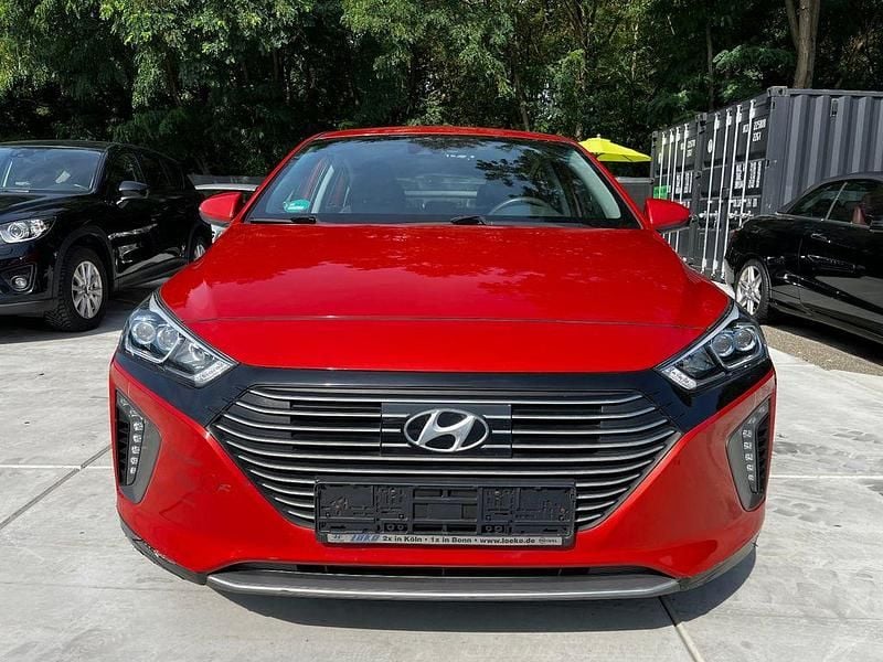 Orange Gebraucht 2018 Hyundai Ioniq Style Limousine | 10.800 € - Bild 1/4